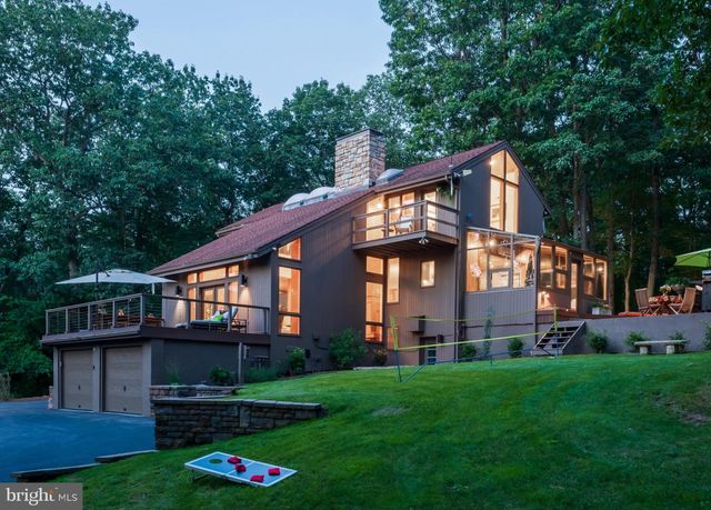 725 LAUREL RIDGE RD, Reinholds, PA 17569