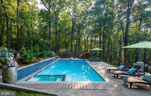 725 LAUREL RIDGE RD, Reinholds, PA 17569