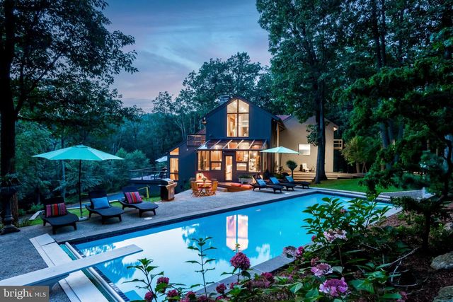 725 LAUREL RIDGE RD, Reinholds, PA 17569