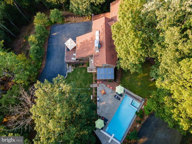 725 LAUREL RIDGE RD, Reinholds, PA 17569