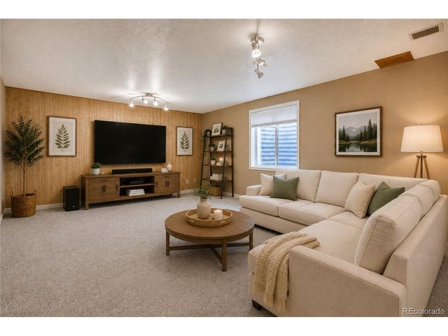 4338 W 1st St, Greeley, CO 80634
