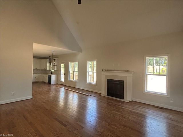 211 Cool Run, Lexington, NC 27295