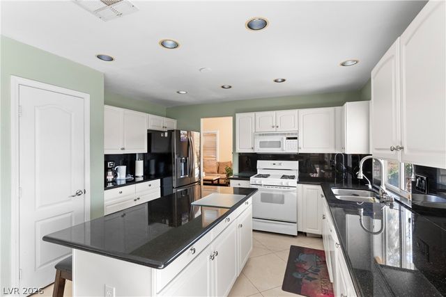 1385 North Hollywood Boulevard, Las Vegas, NV 89110