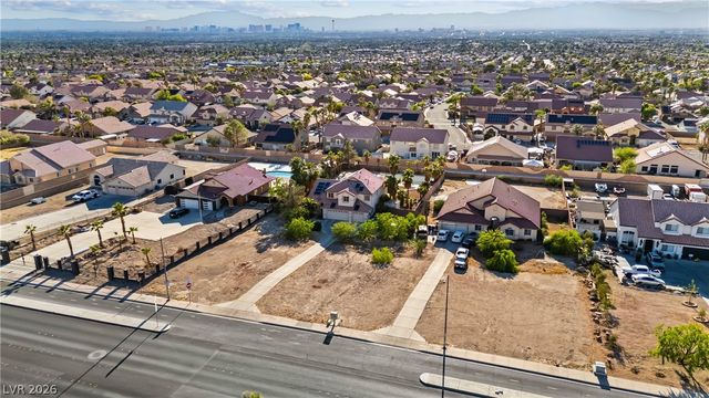 1385 North Hollywood Boulevard, Las Vegas, NV 89110