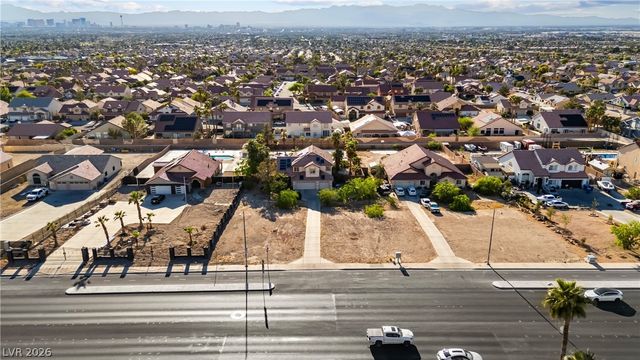 1385 North Hollywood Boulevard, Las Vegas, NV 89110