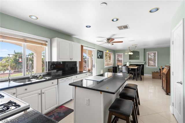 1385 North Hollywood Boulevard, Las Vegas, NV 89110