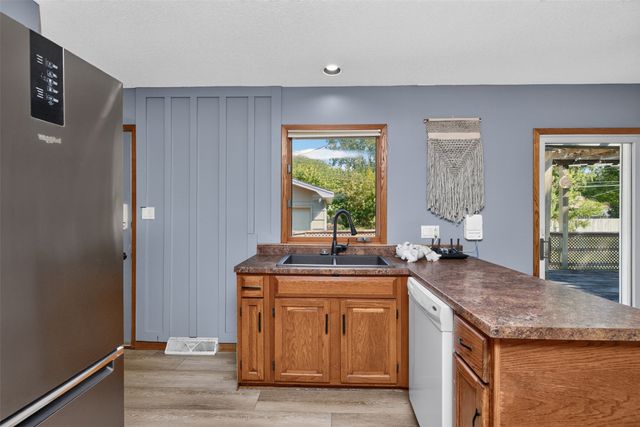 525 SW State Street, Ankeny, IA 50023