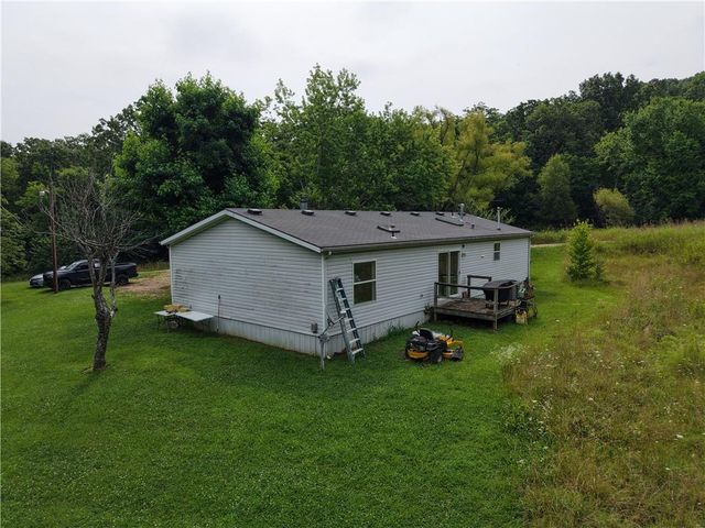 1833 S Hanshew Road, Fayetteville, AR 72701