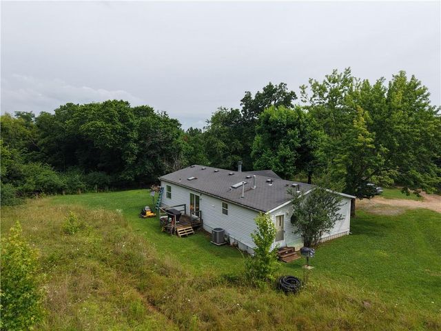 1833 S Hanshew Road, Fayetteville, AR 72701
