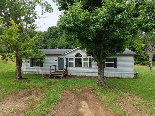 1833 S Hanshew Road, Fayetteville, AR 72701