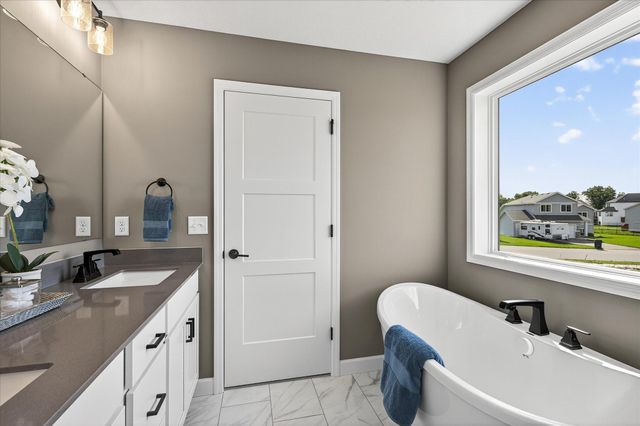 1321 Woods Road NE, Isanti, MN 55040