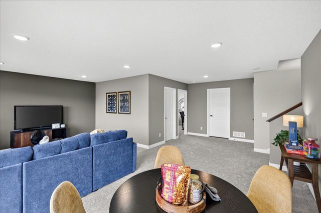 1321 Woods Road NE, Isanti, MN 55040