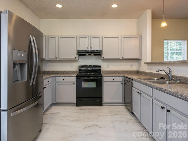 10 Ashe Road, Candler, NC 28715