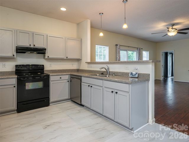 10 Ashe Road, Candler, NC 28715