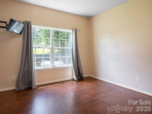 10 Ashe Road, Candler, NC 28715