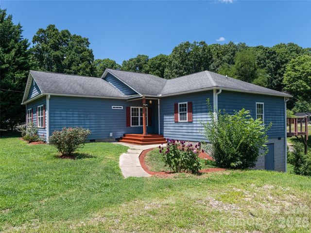 10 Ashe Road, Candler, NC 28715