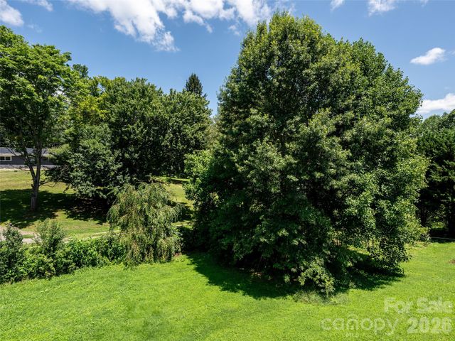 10 Ashe Road, Candler, NC 28715
