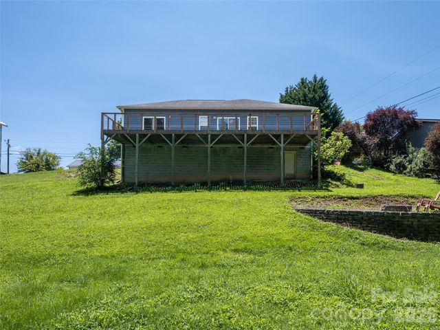10 Ashe Road, Candler, NC 28715