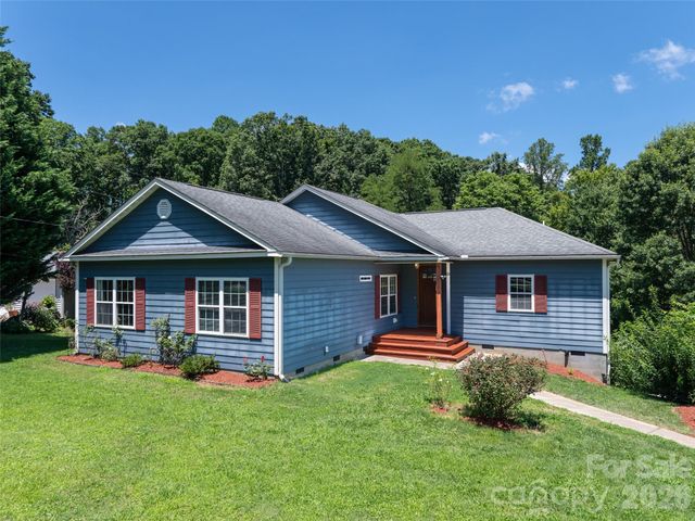 10 Ashe Road, Candler, NC 28715