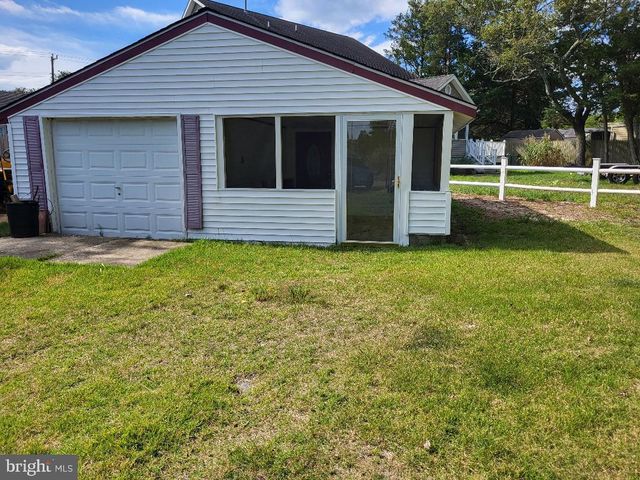 5 HOLDEN ST, Little Egg Harbor Twp, NJ 08087