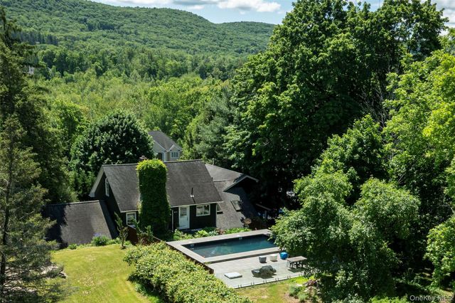 147 Smith Clove Road, Central Valley, NY 10917