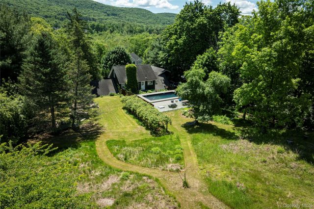 147 Smith Clove Road, Central Valley, NY 10917