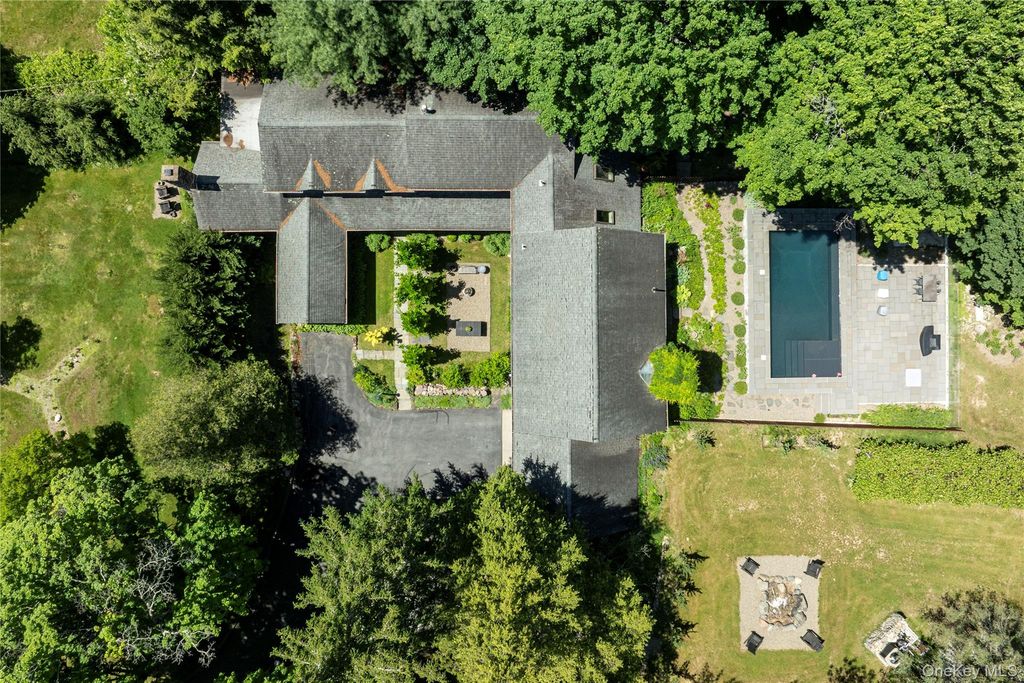 147 Smith Clove Road, Central Valley, NY 10917