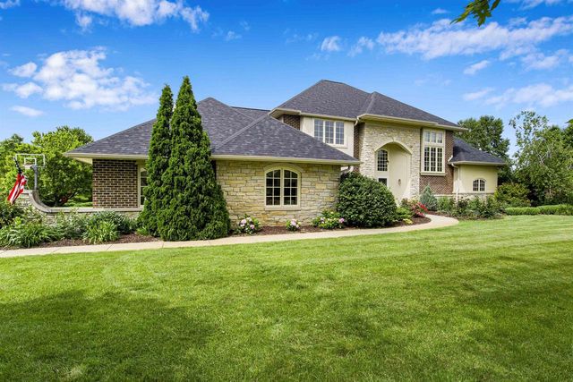 3002 Linnerud Drive, Stoughton, WI 53589