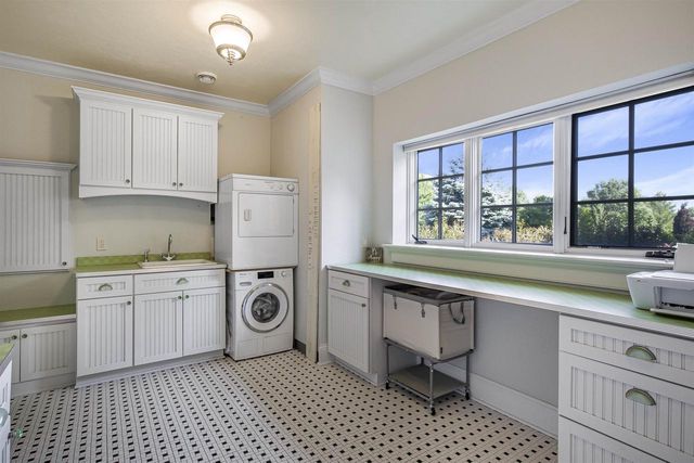 3002 Linnerud Drive, Stoughton, WI 53589