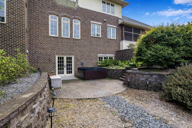 3002 Linnerud Drive, Stoughton, WI 53589