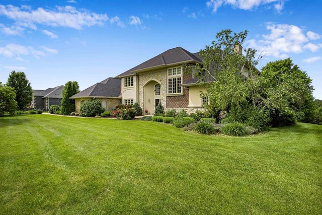 3002 Linnerud Drive, Stoughton, WI 53589