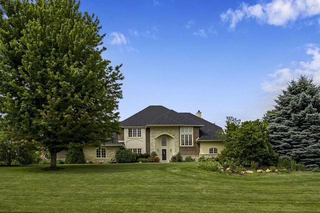 3002 Linnerud Drive, Stoughton, WI 53589