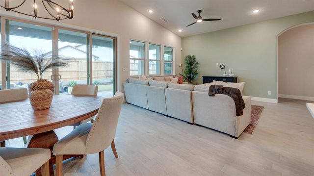 935 Talus Way S, Madera, CA 93636