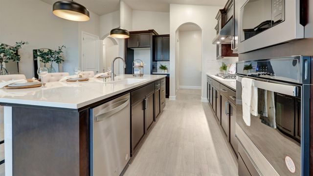 935 Talus Way S, Madera, CA 93636