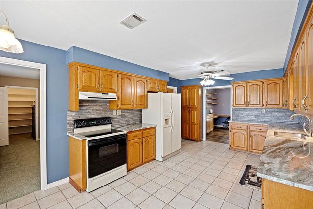 511 Wakerobin Road, Russellville, AR 72802