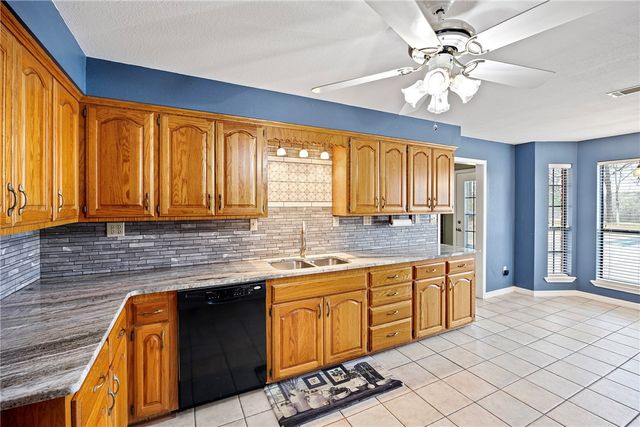 511 Wakerobin Road, Russellville, AR 72802