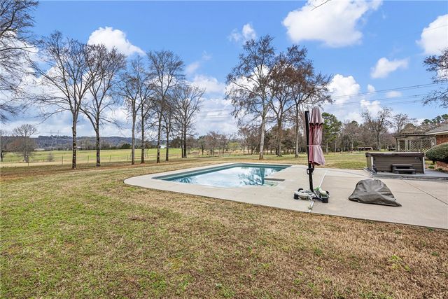 511 Wakerobin Road, Russellville, AR 72802