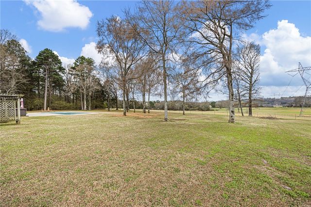 511 Wakerobin Road, Russellville, AR 72802