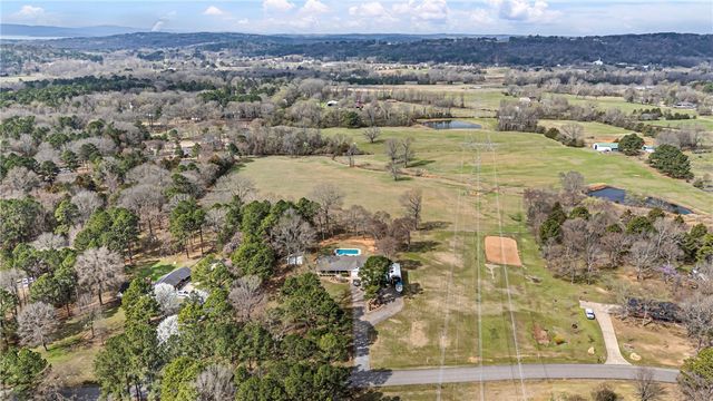 511 Wakerobin Road, Russellville, AR 72802