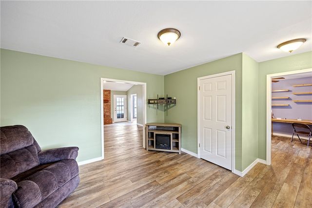 511 Wakerobin Road, Russellville, AR 72802