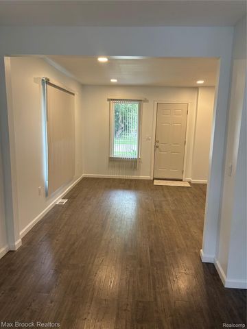27141 Hampden Street, Madison Heights, MI 48071