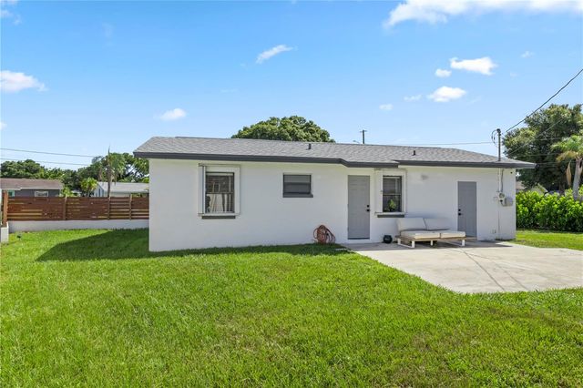 5856 MCKEE LAKE DRIVE N, St Petersburg, FL 33709
