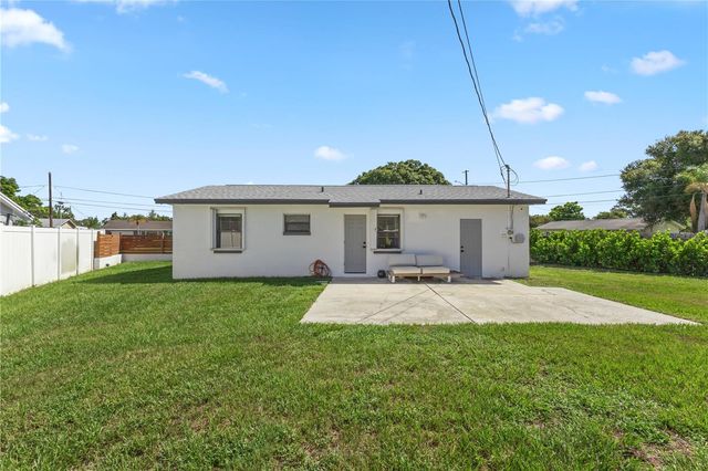 5856 MCKEE LAKE DRIVE N, St Petersburg, FL 33709