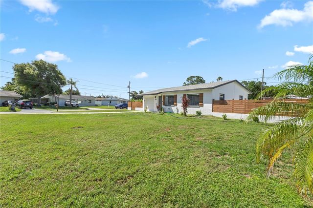 5856 MCKEE LAKE DRIVE N, St Petersburg, FL 33709