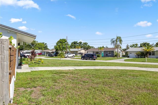 5856 MCKEE LAKE DRIVE N, St Petersburg, FL 33709