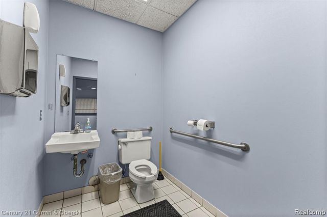 24825 Michigan Avenue, Dearborn, MI 48124