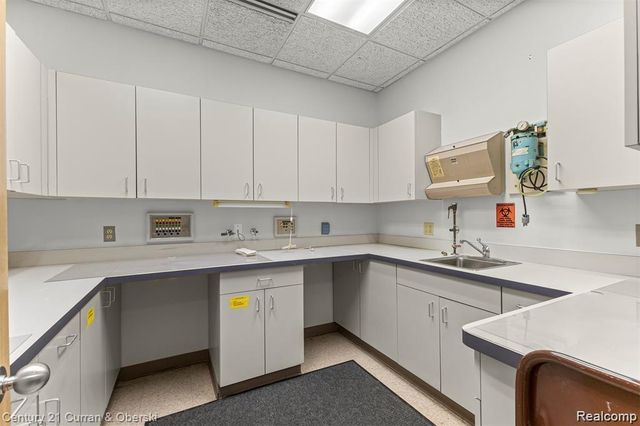 24825 Michigan Avenue, Dearborn, MI 48124