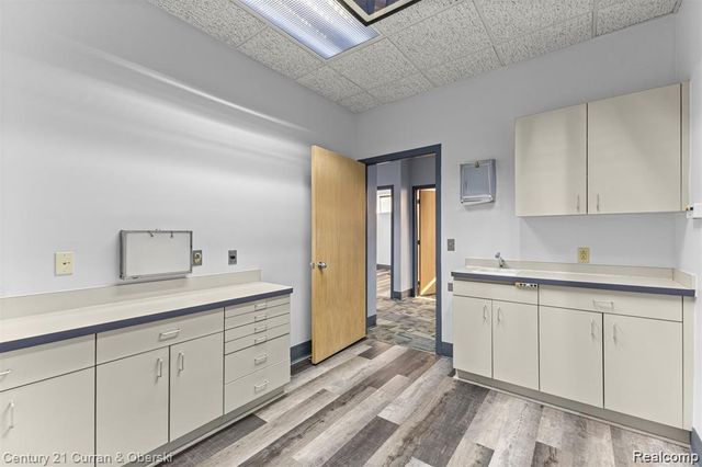 24825 Michigan Avenue, Dearborn, MI 48124