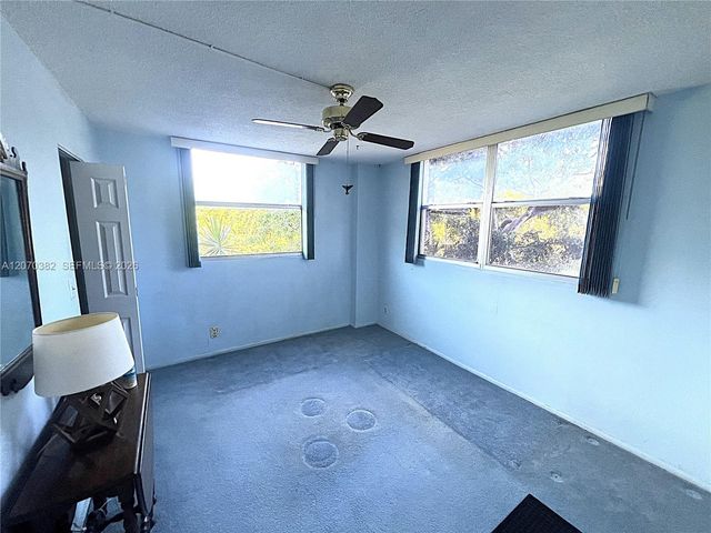 114 Royal Park Drive 3H, Oakland Park, FL 33309