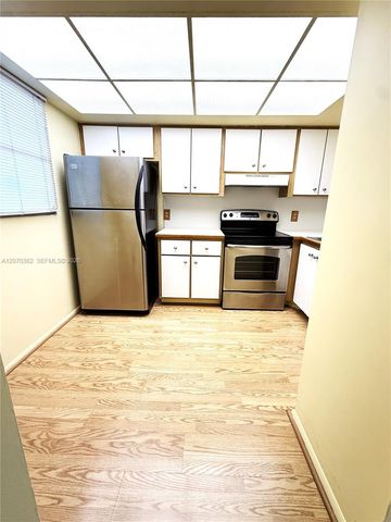 114 Royal Park Drive 3H, Oakland Park, FL 33309